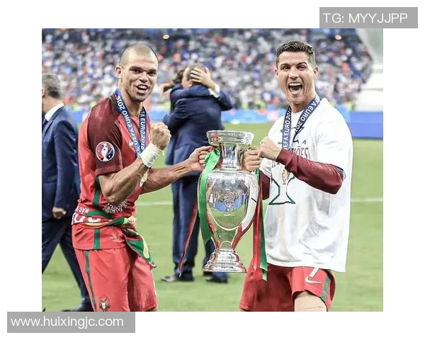 欧洲杯退役足球明星风采再现精彩瞬间展现传奇职业生涯